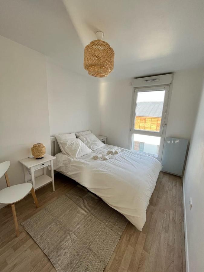 Modern And Bright Apartment Near Paris Ла-Курнев Екстер'єр фото